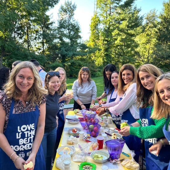 Pre-Rosh Hashanah Apple Baking — photo 8