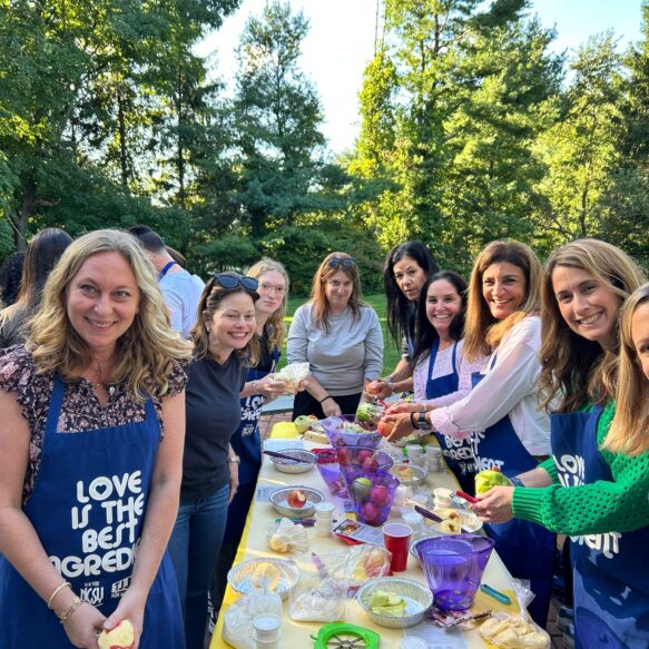 Pre-Rosh Hashanah Apple Baking — photo 9